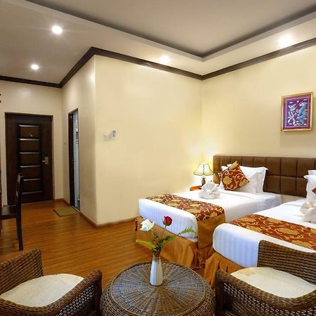 Virati Hotel Yangon Extérieur photo