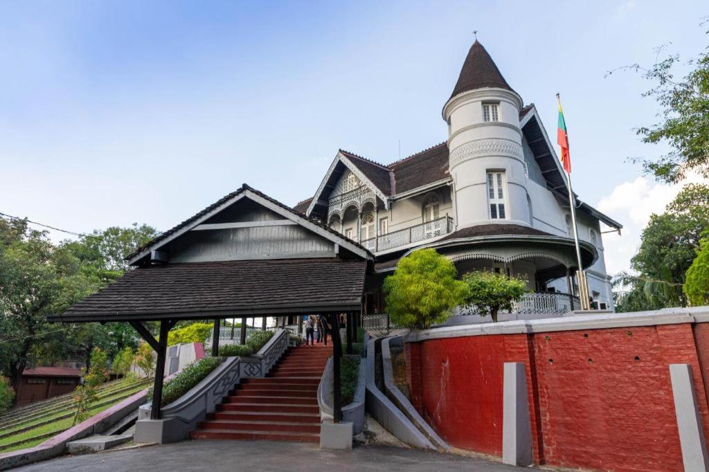 Virati Hotel Yangon Extérieur photo