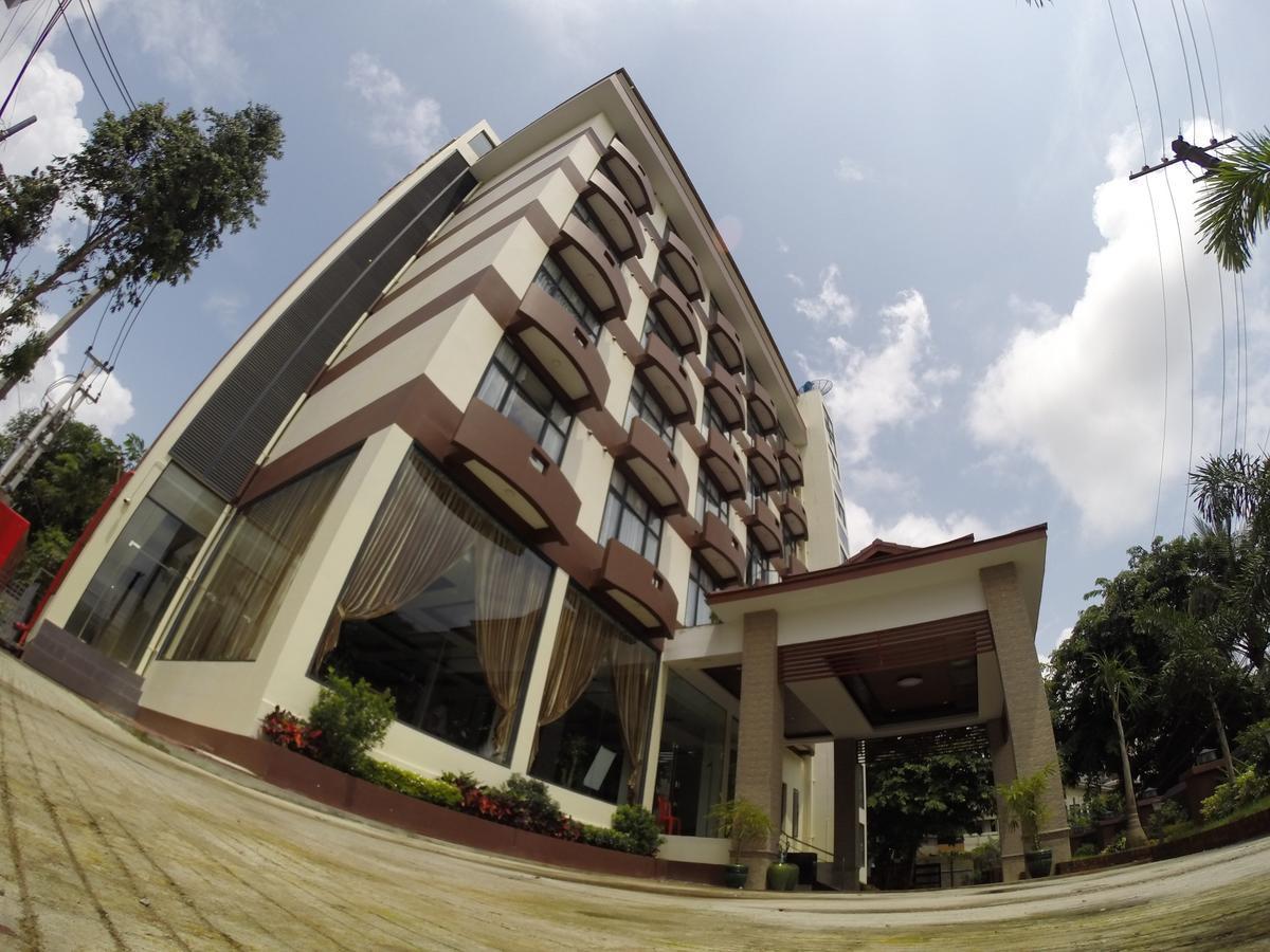 Virati Hotel Yangon Extérieur photo