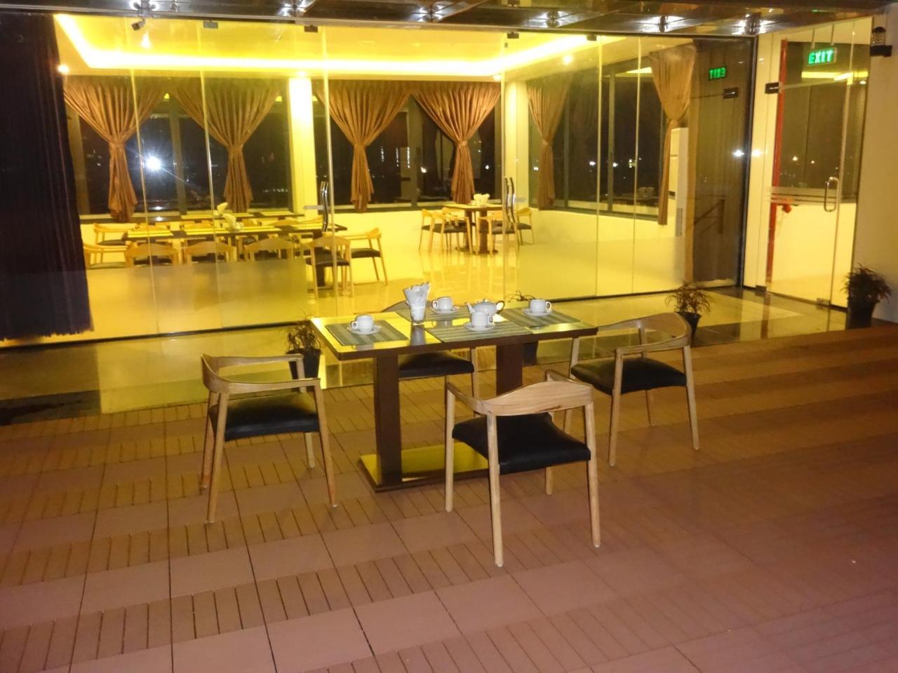 Virati Hotel Yangon Extérieur photo