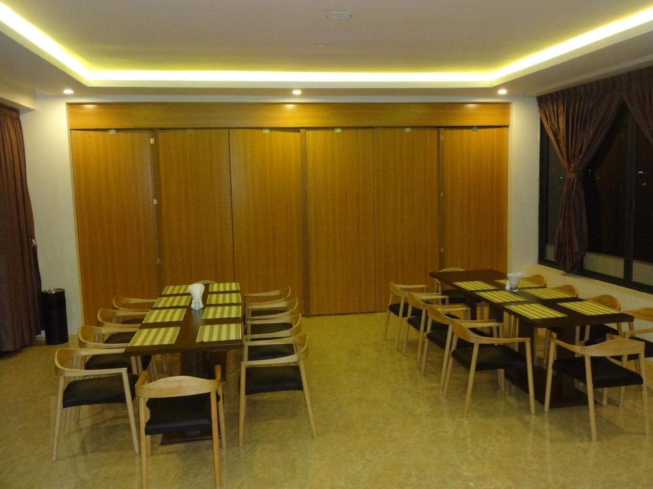 Virati Hotel Yangon Extérieur photo