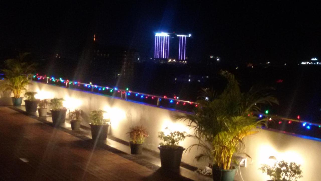 Virati Hotel Yangon Extérieur photo