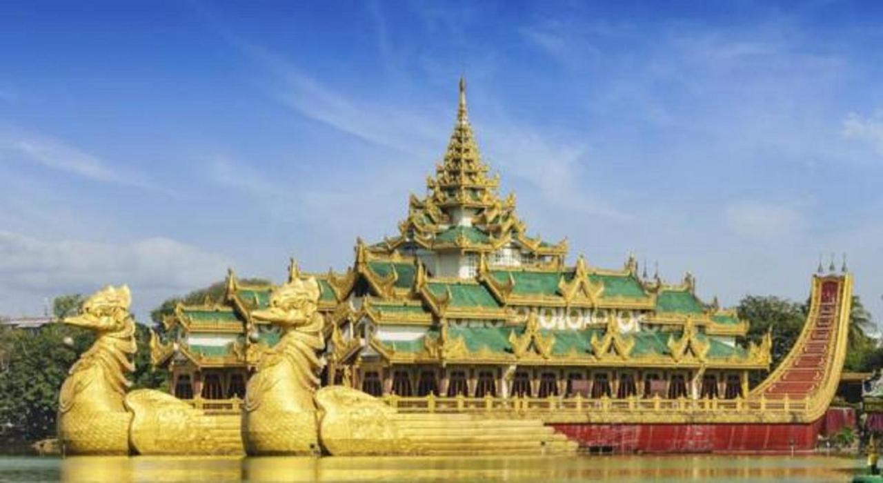 Virati Hotel Yangon Extérieur photo