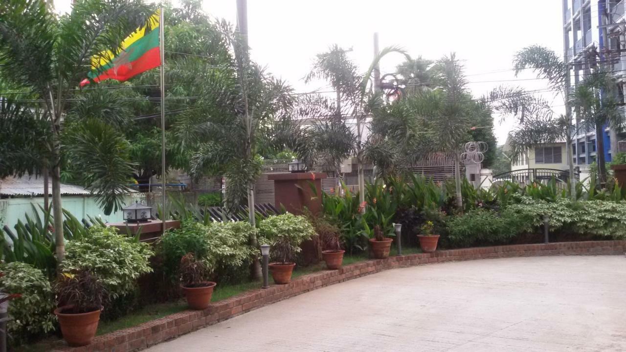 Virati Hotel Yangon Extérieur photo