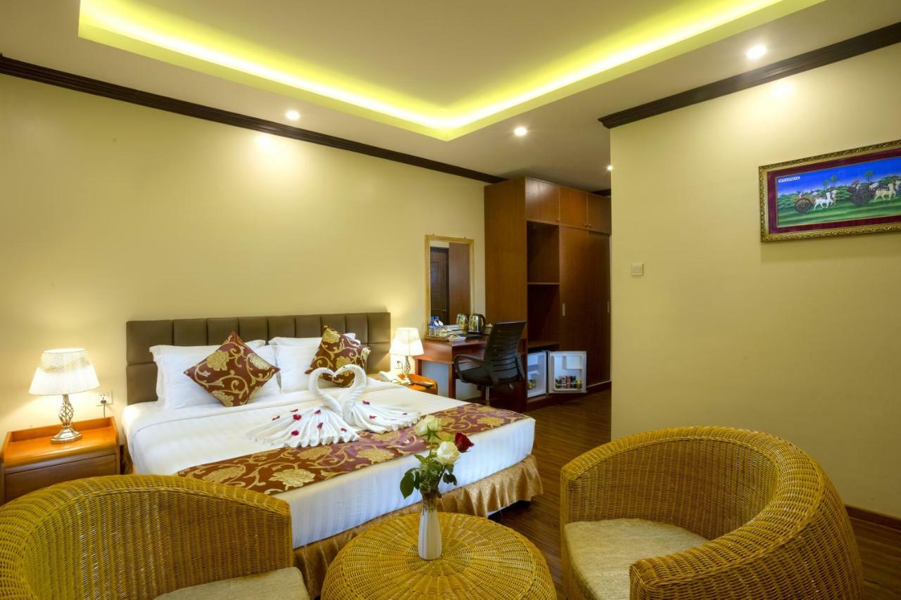 Virati Hotel Yangon Extérieur photo